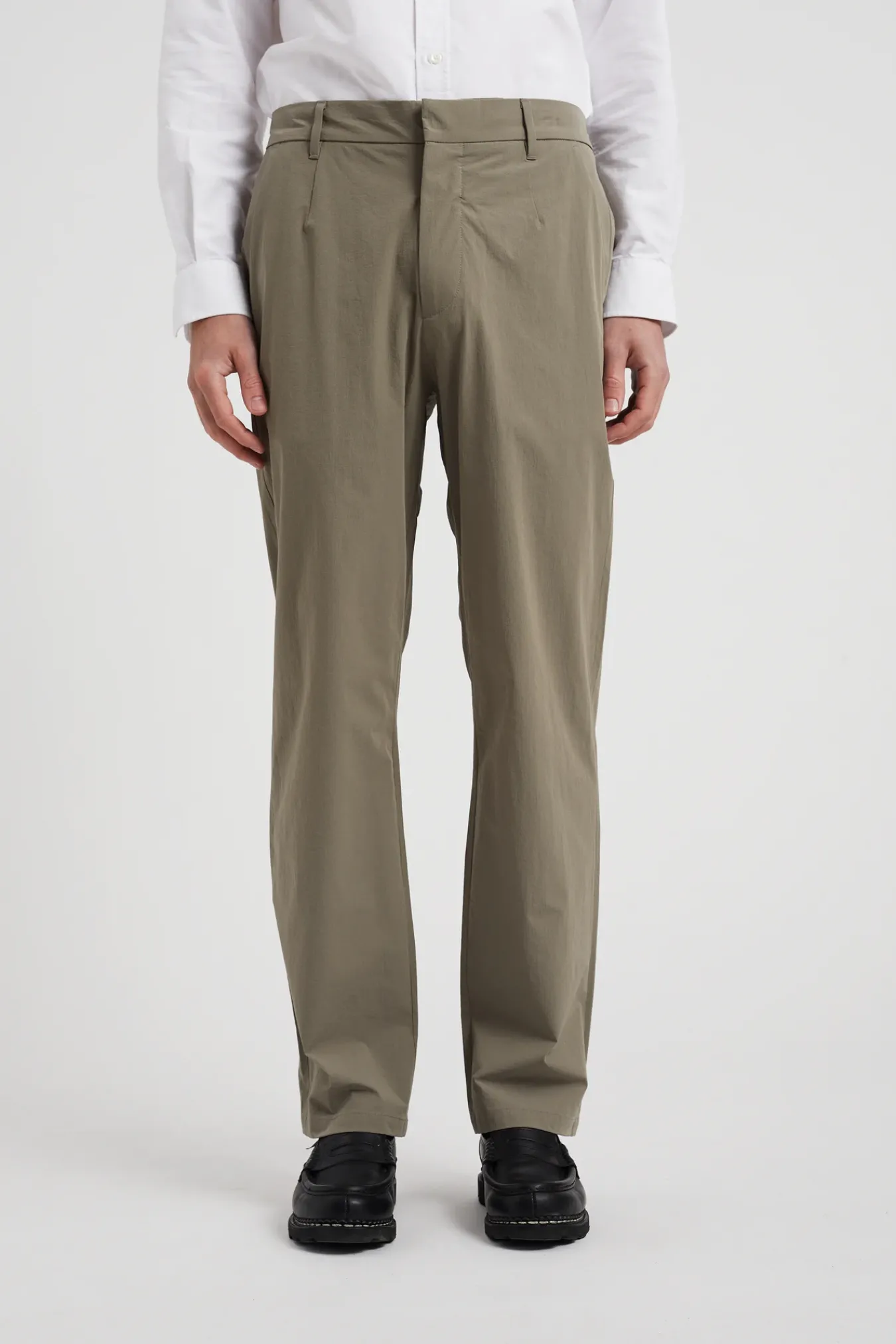 TROUSERS^Norse Projects Aaren Travel Light Concrete Grey