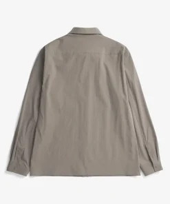 SHIRTING^Norse Projects Carsten Travel Light Shirt LS Concrete Grey