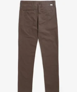 TROUSERS^Norse Projects Norse Standard Slim Chino Espresso