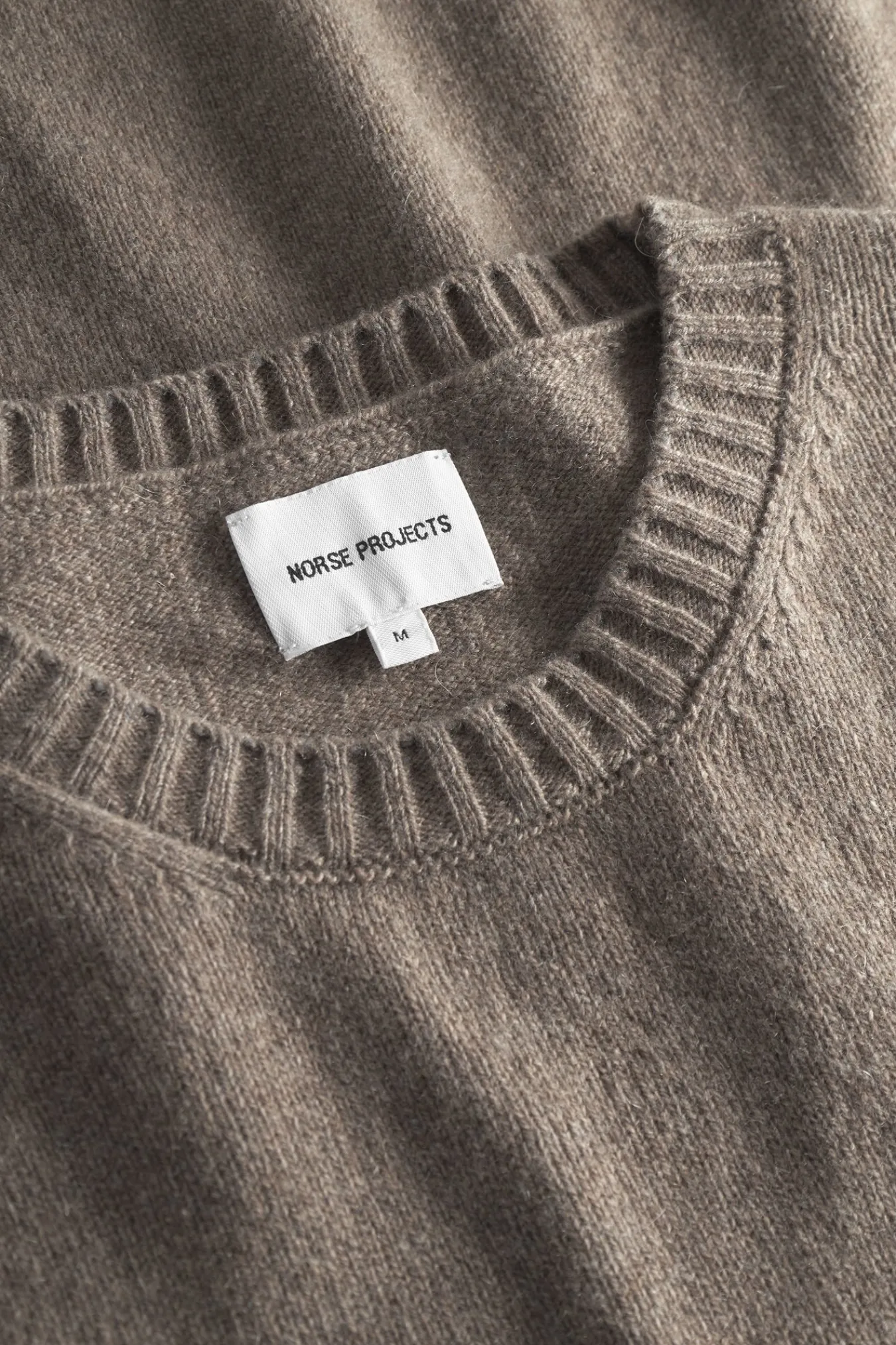 KNITWEAR^Norse Projects Sigfred Cashmere Sweater Taupe