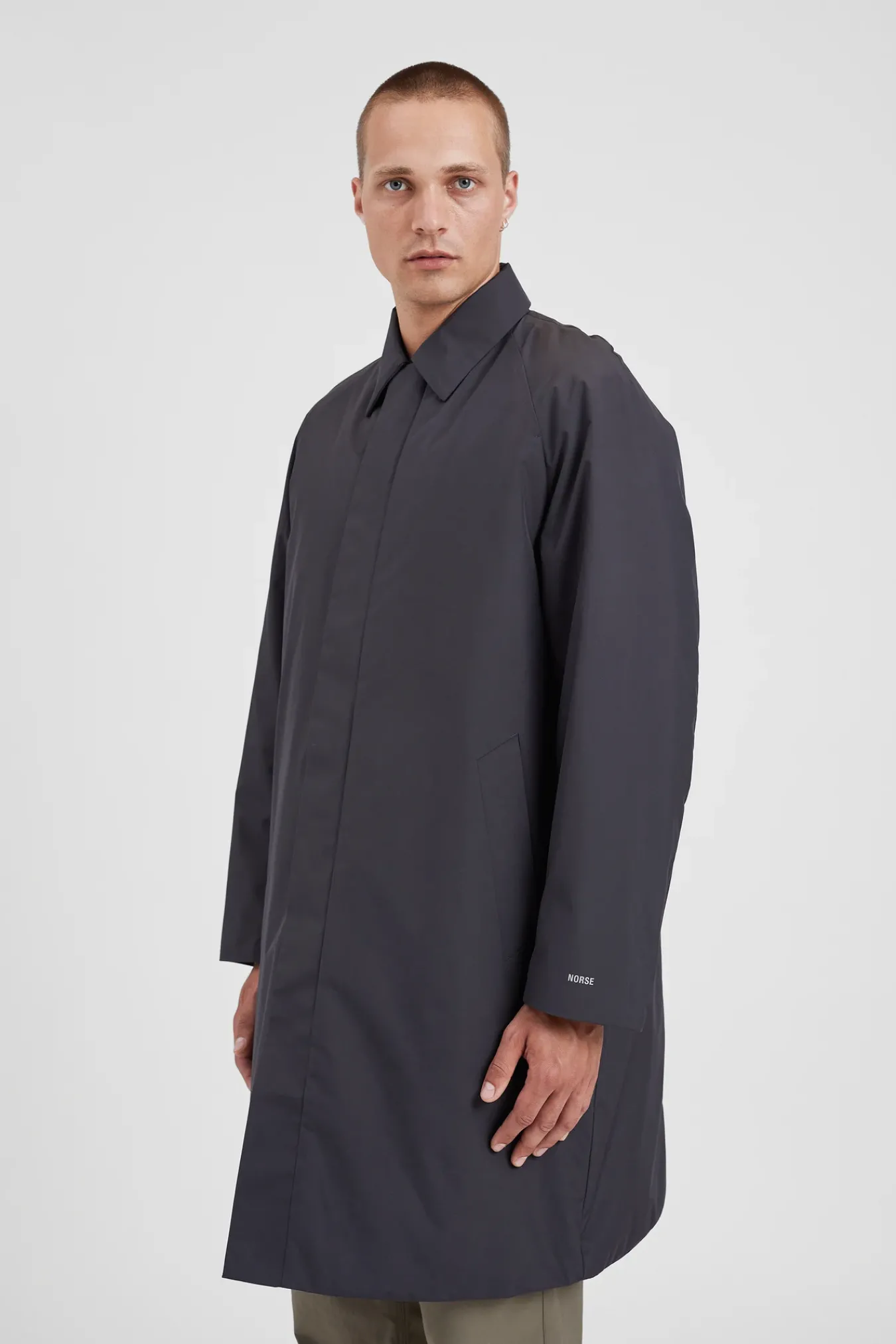 OUTERWEAR^Norse Projects Vargo Gore-Tex Windstopper Raglan Mac Battleship Grey