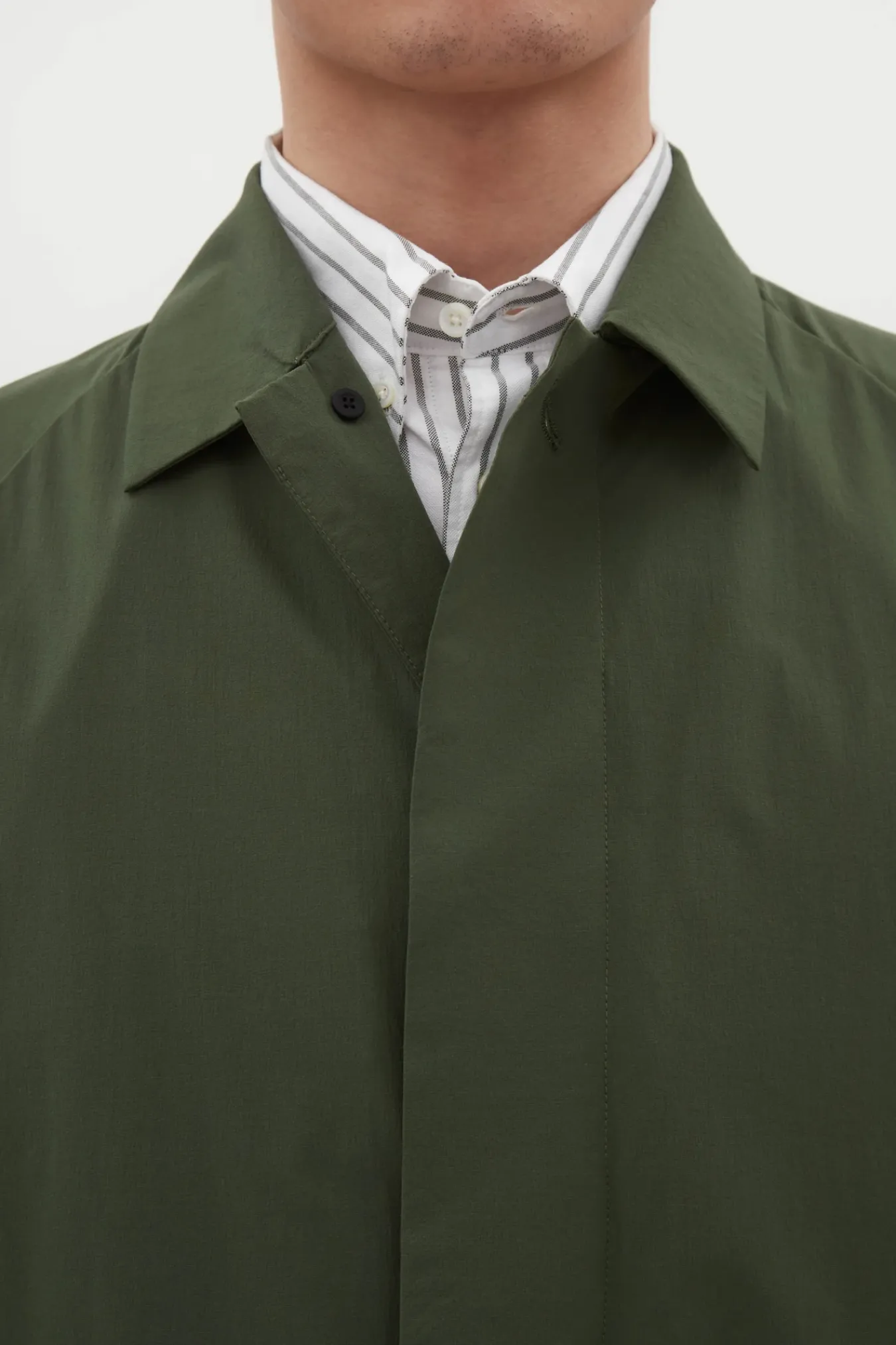 OUTERWEAR^Norse Projects Vargo Travel Light Raglan Mac Spruce Green